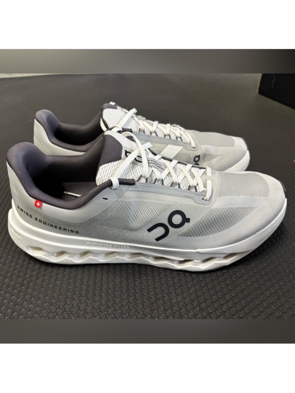 On Running cloudsurfer next Men's Sneakers - Light Gray/White